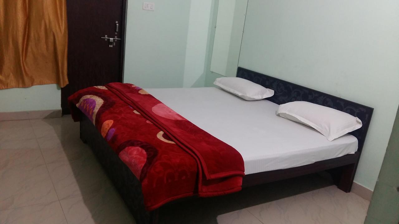 Hotel Giriraj Inn Varanasi Exterior foto