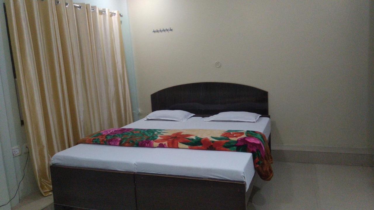 Hotel Giriraj Inn Varanasi Exterior foto